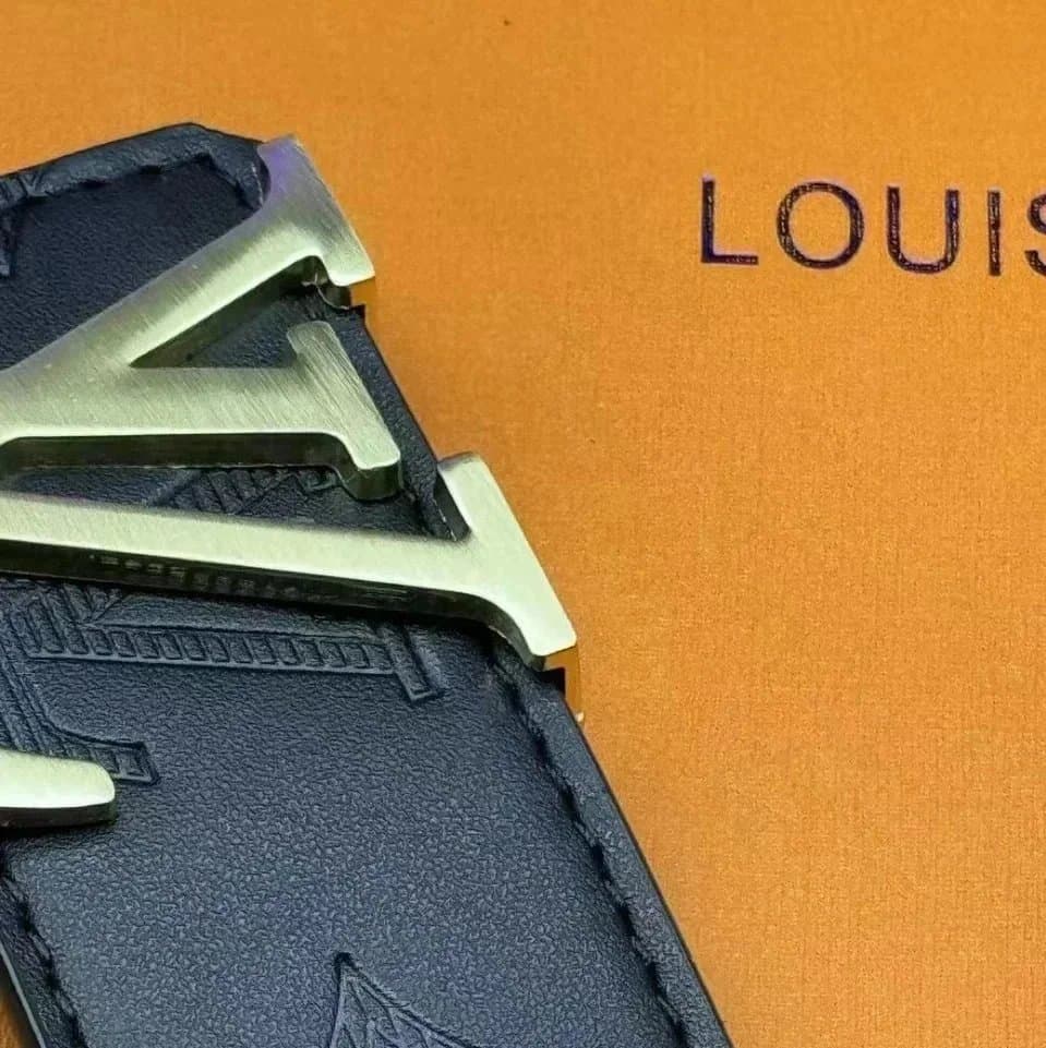 Louis Vuitton LV Belt Monogram Embossed — 大花黑金扣