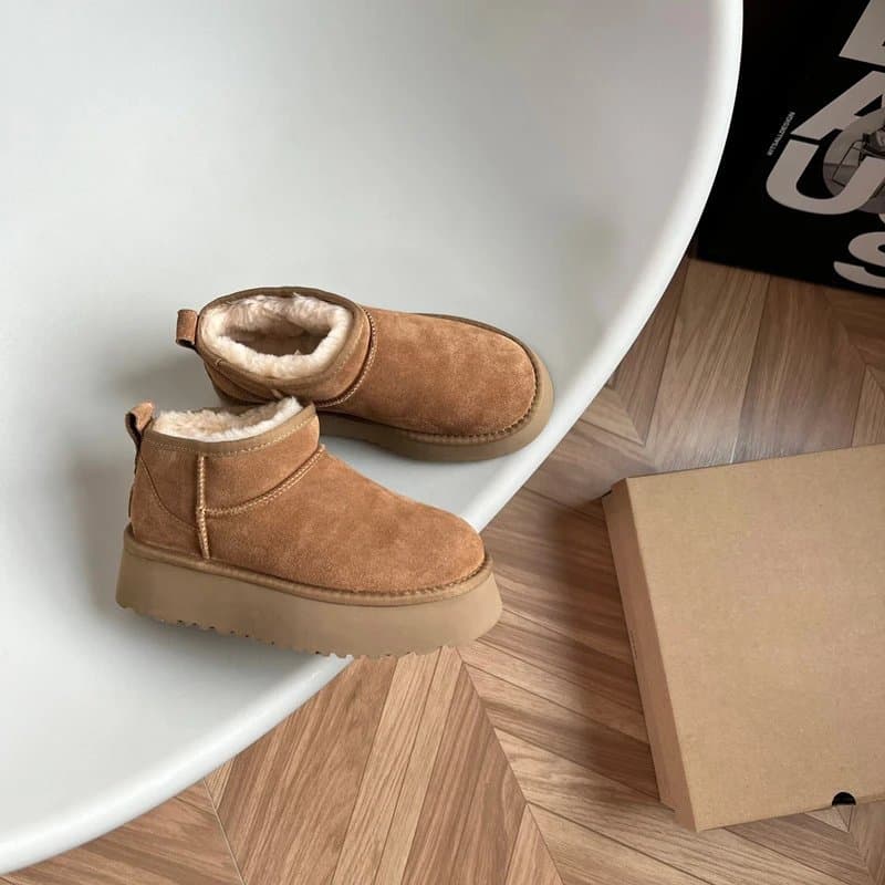 UGG Mini Platform Classic Shearling