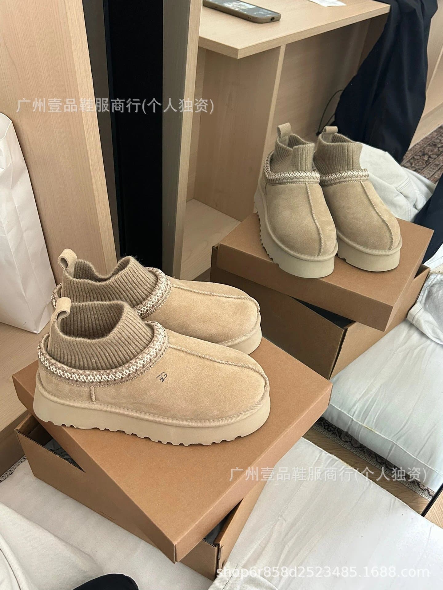 UGG Mini Classic Shearling Lined — 袜口名族风菜籽色3.5cm