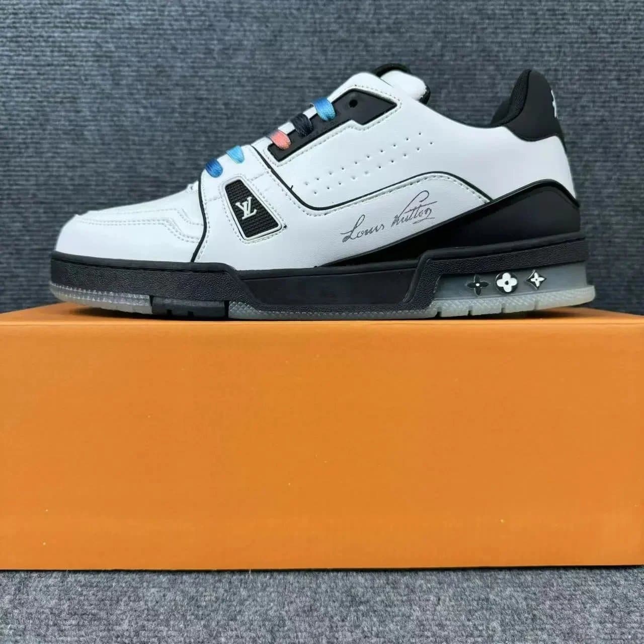 Louis Vuitton LV Trainer Triple White — 白黑彩带