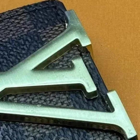 Louis Vuitton LV Belt Monogram Embossed — 咖格金扣
