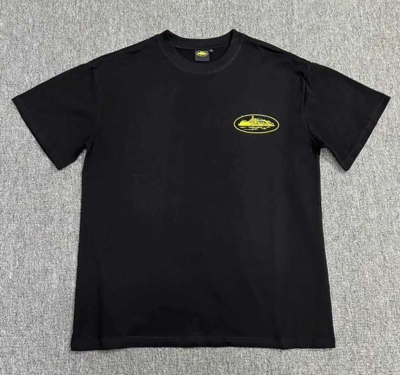 Graphic Tee Corteiz Script Logo — 3122 black and yellow