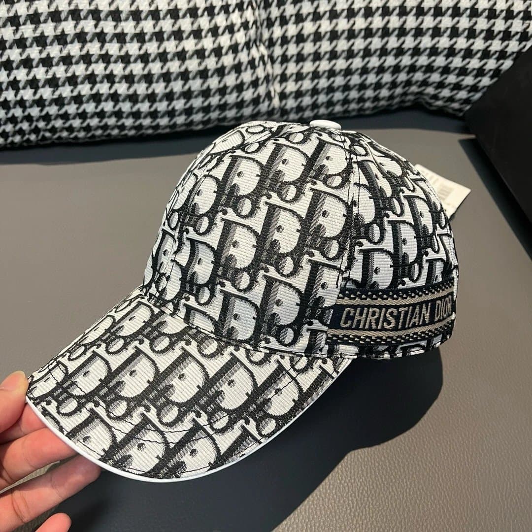 Burberry Baseball Cap Checkered — 850# 白色带织带