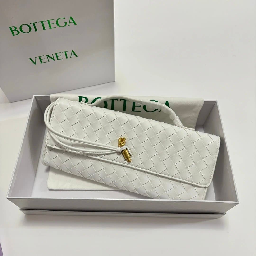Bottega Veneta Cassette Intrecciato — 13*31*3