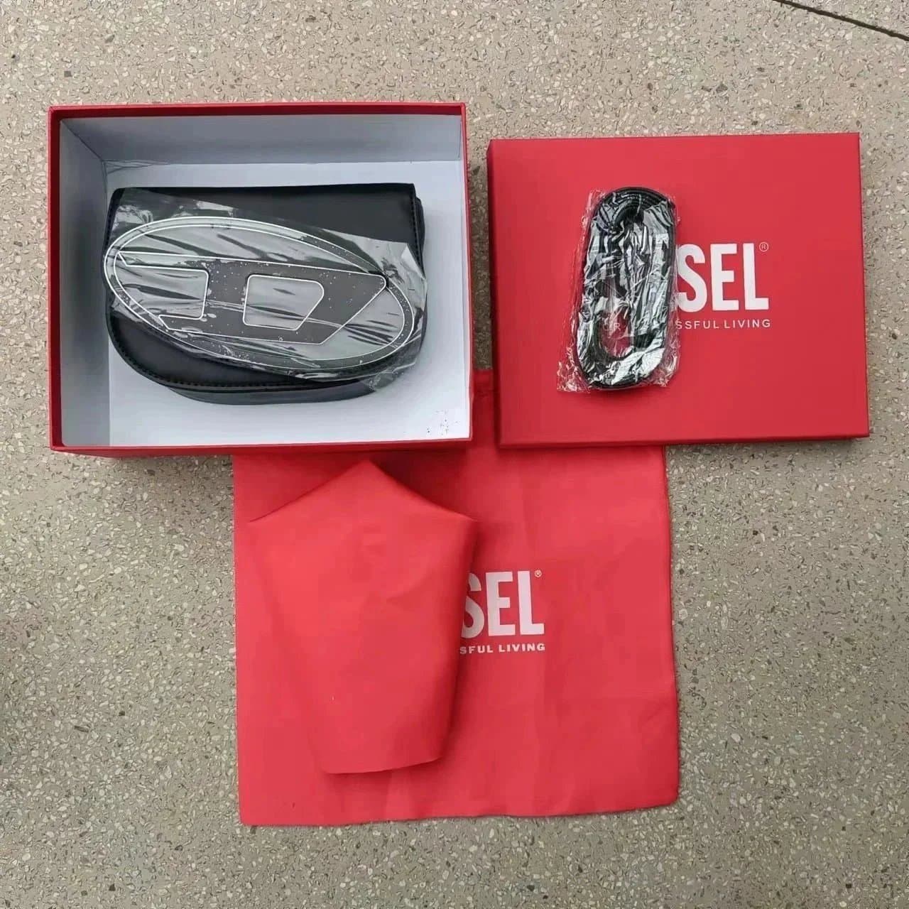 Diesel Logo Wallet Oval Logo
