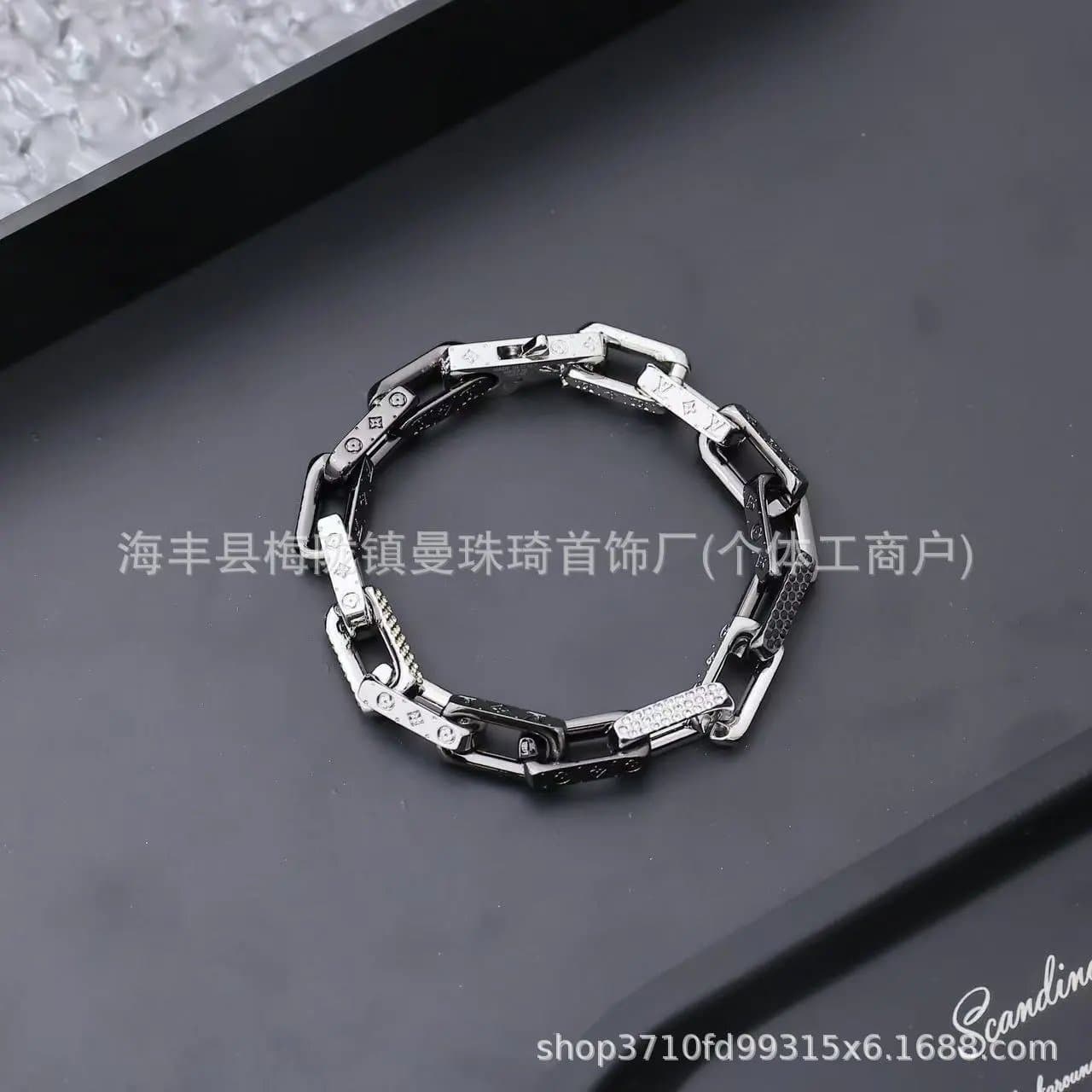 Louis Vuitton LV Pearl Bracelet Turquoise and Pearl — LVSL017
