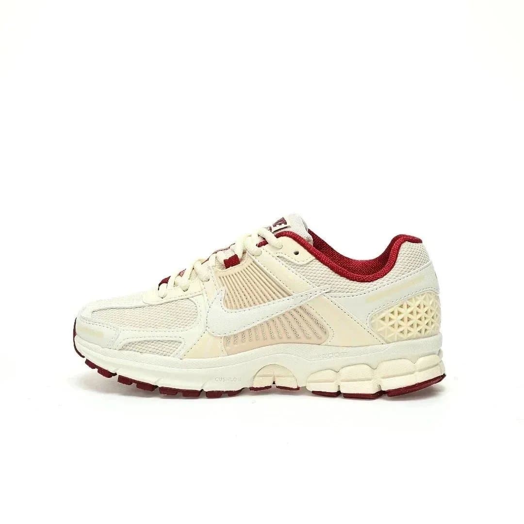 Nike Zoom Vomero 5 White/Black — 23
