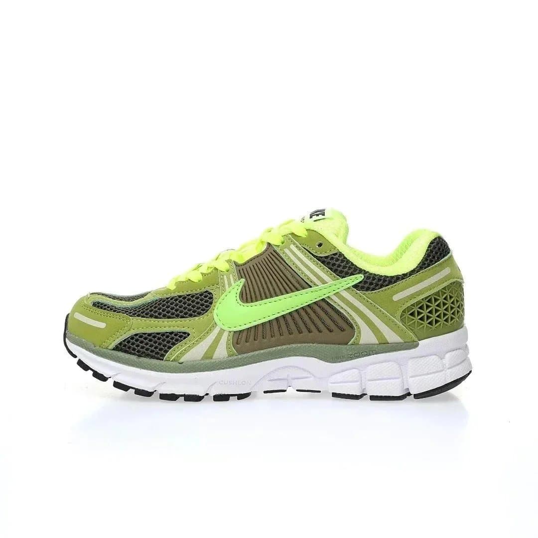 Nike Zoom Vomero 5 White/Black — 35