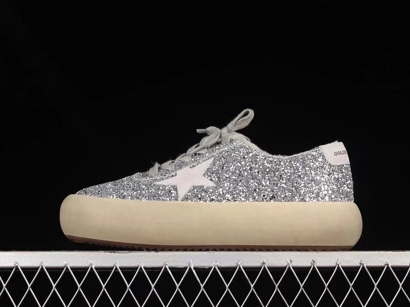 Golden Goose Super-Star Black with Gold Logo — 15