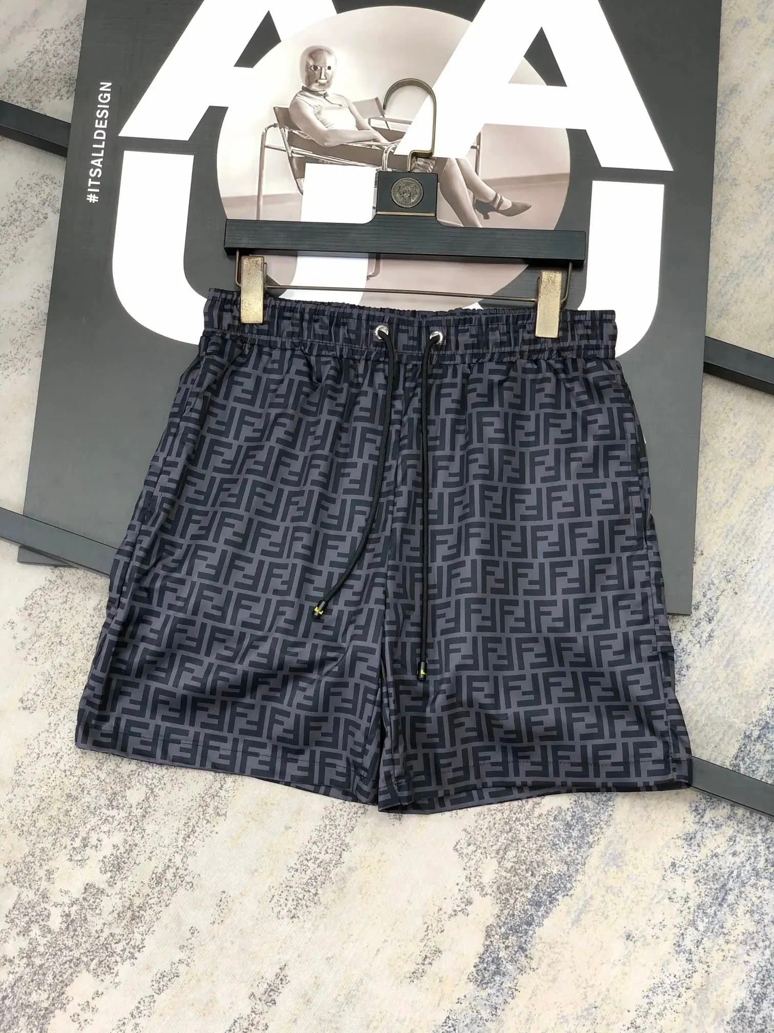 Versace Baroque Print Shorts Medusa Baroque — MMJ-022