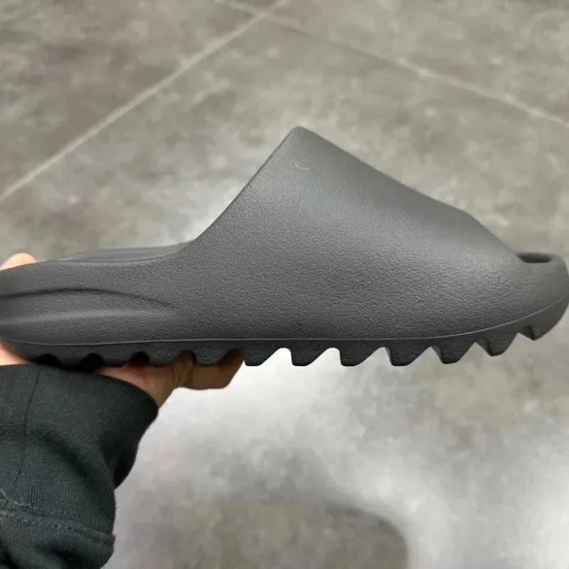 Yeezy Slide Onyx