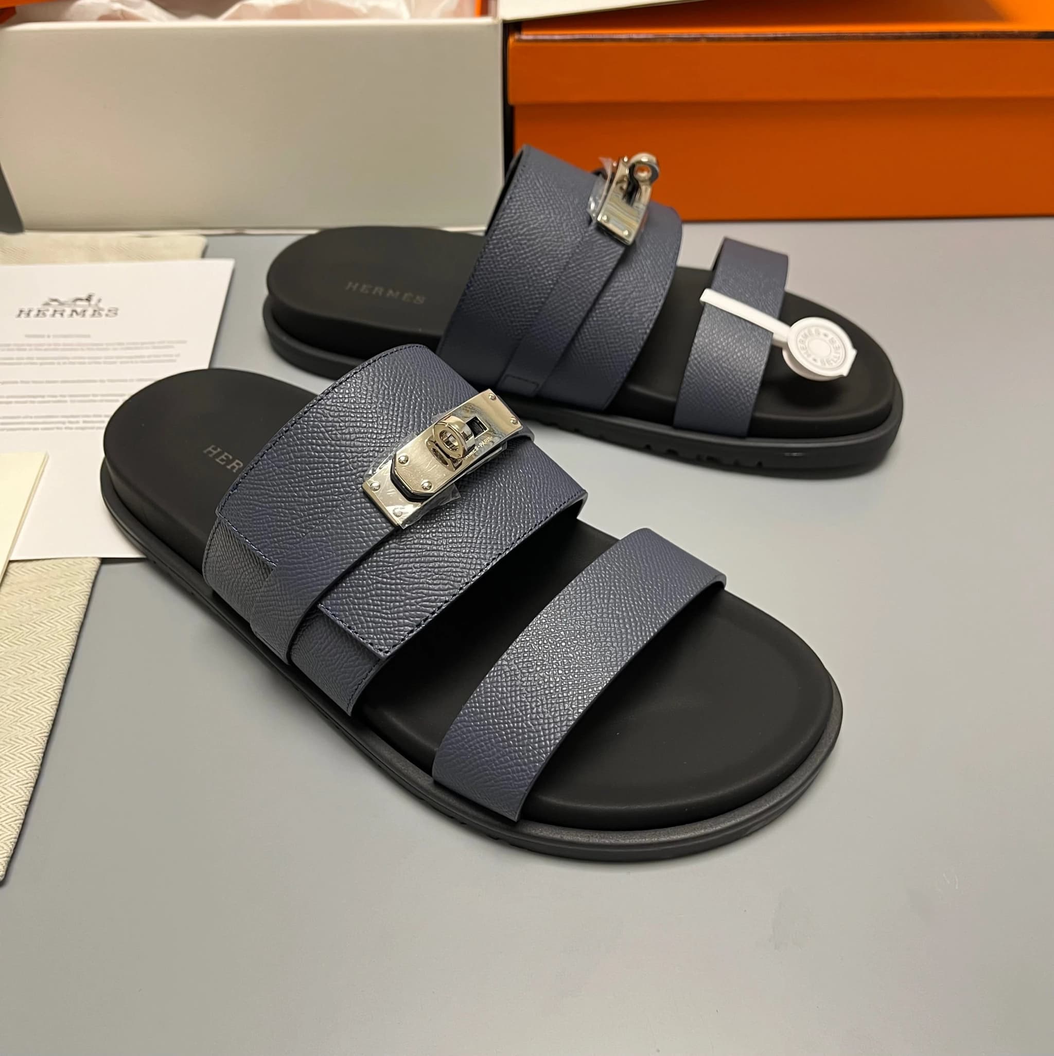 Hermès Oran Sandal Epsom Leather with Palladium Hardware