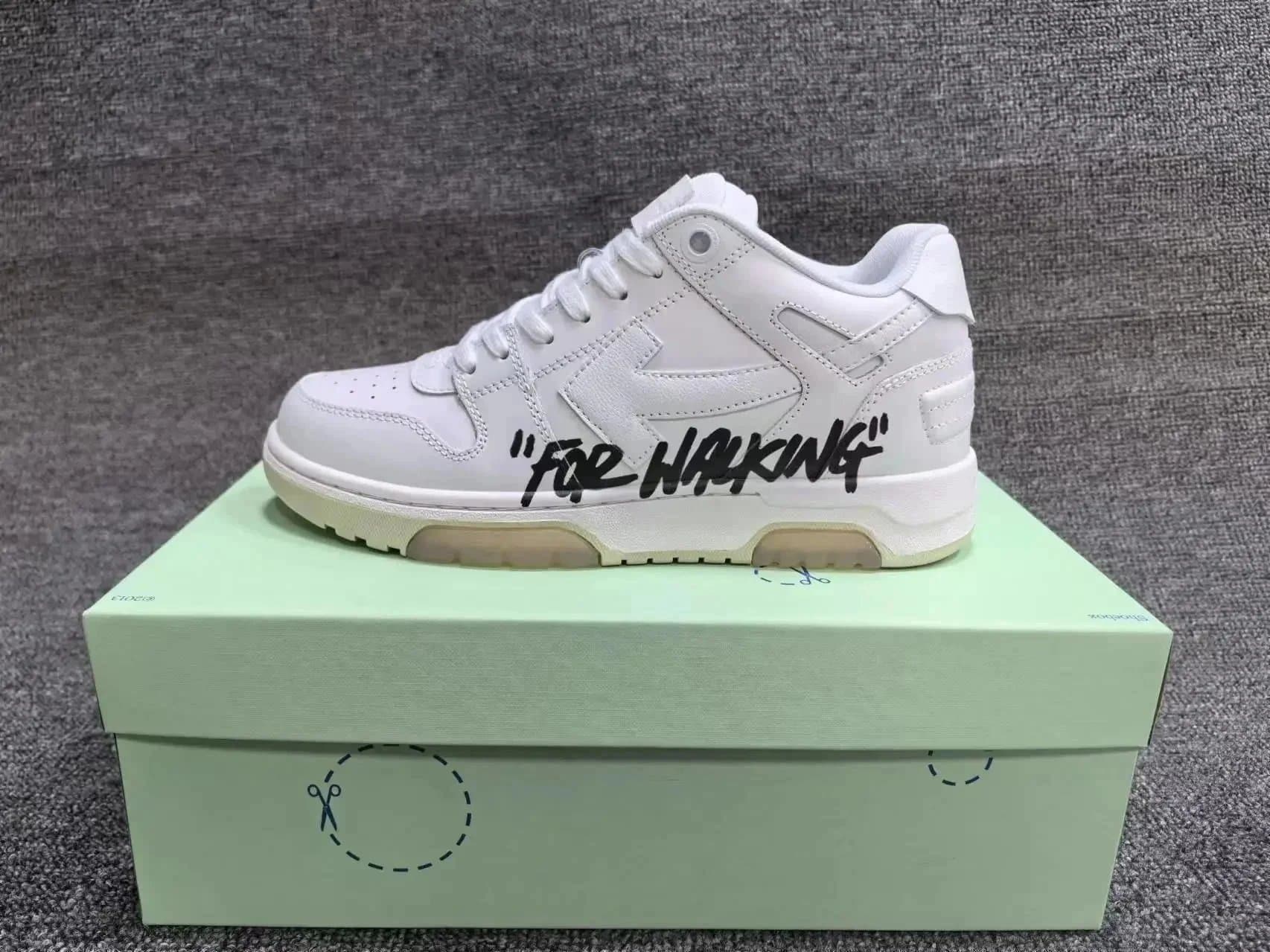 Off-White Low Arrow — 38