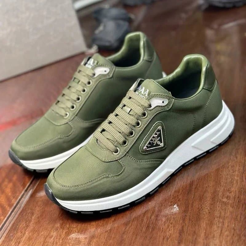Prada Linea Rossa Sneaker Black Nylon with White Sole — 浅灰色
