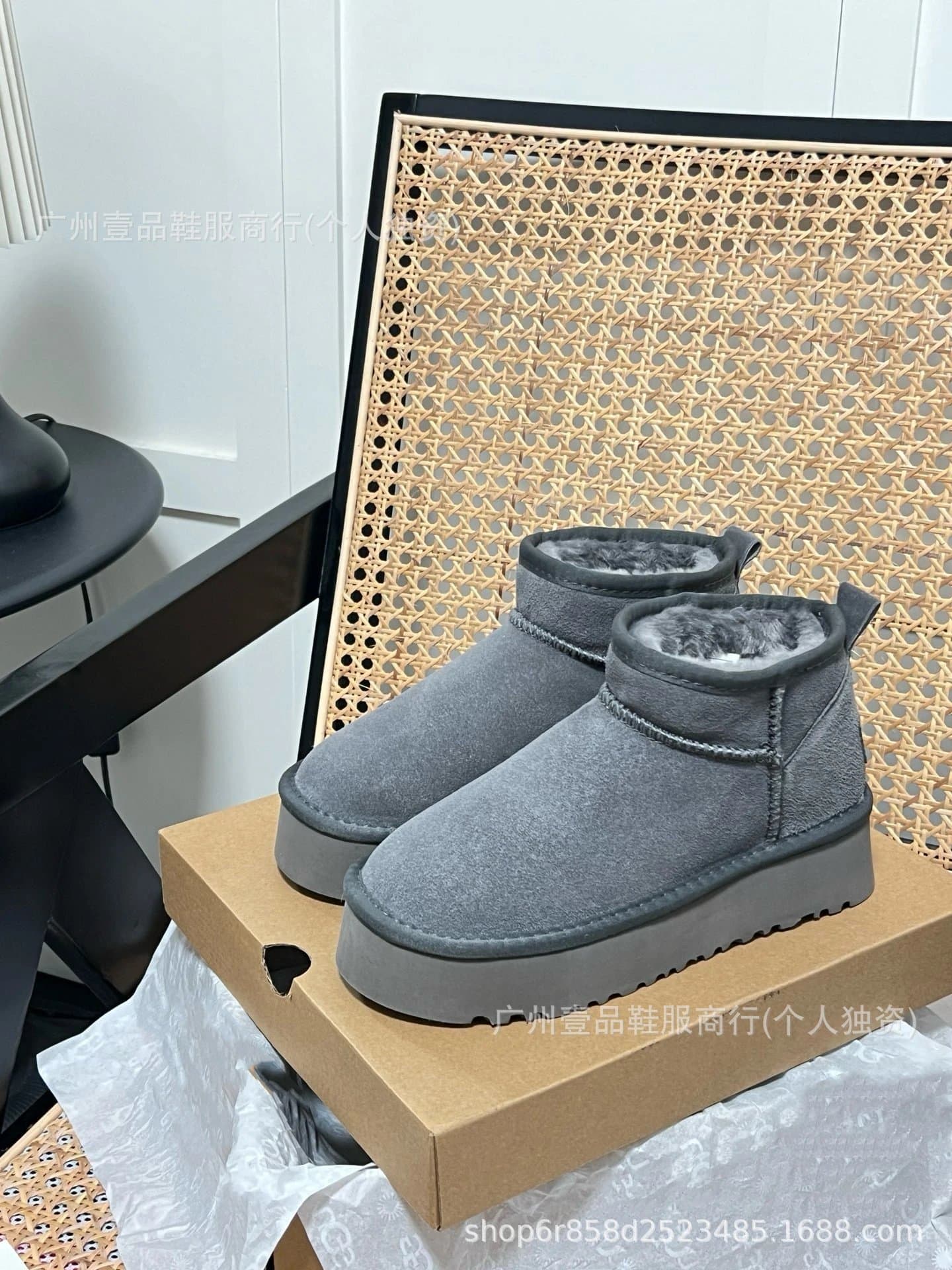 UGG Mini Classic Shearling Lined — mini灰色3.5cm
