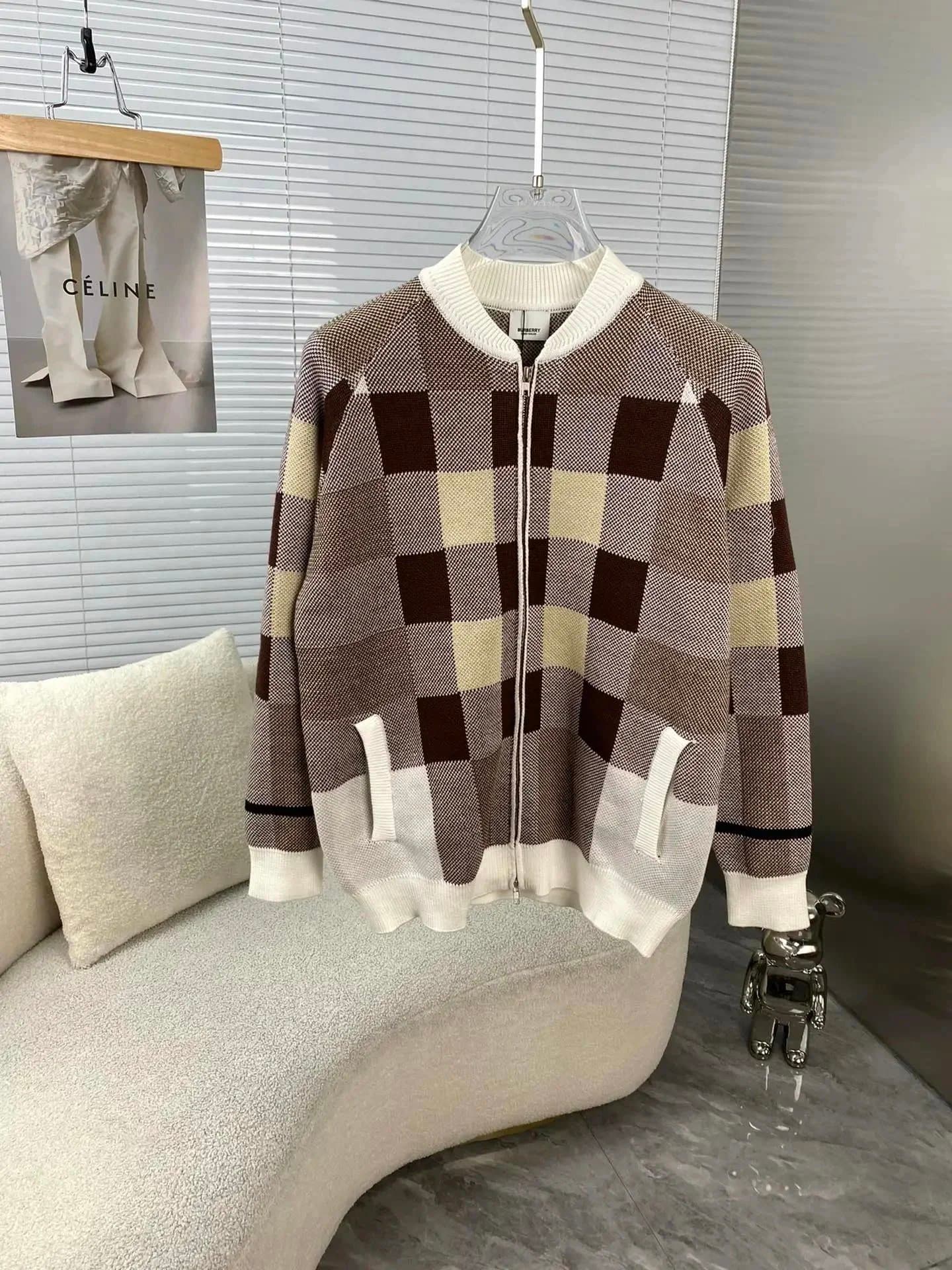Louis Vuitton Knit Sweater Cartoon Appliqué — WN-018