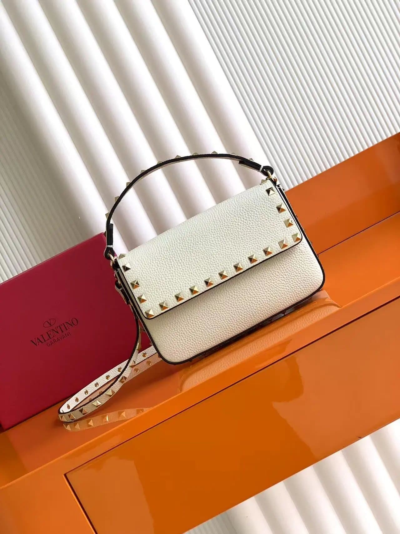 Bottega Veneta Cassette Intrecciato — 19 X13.5 X 3