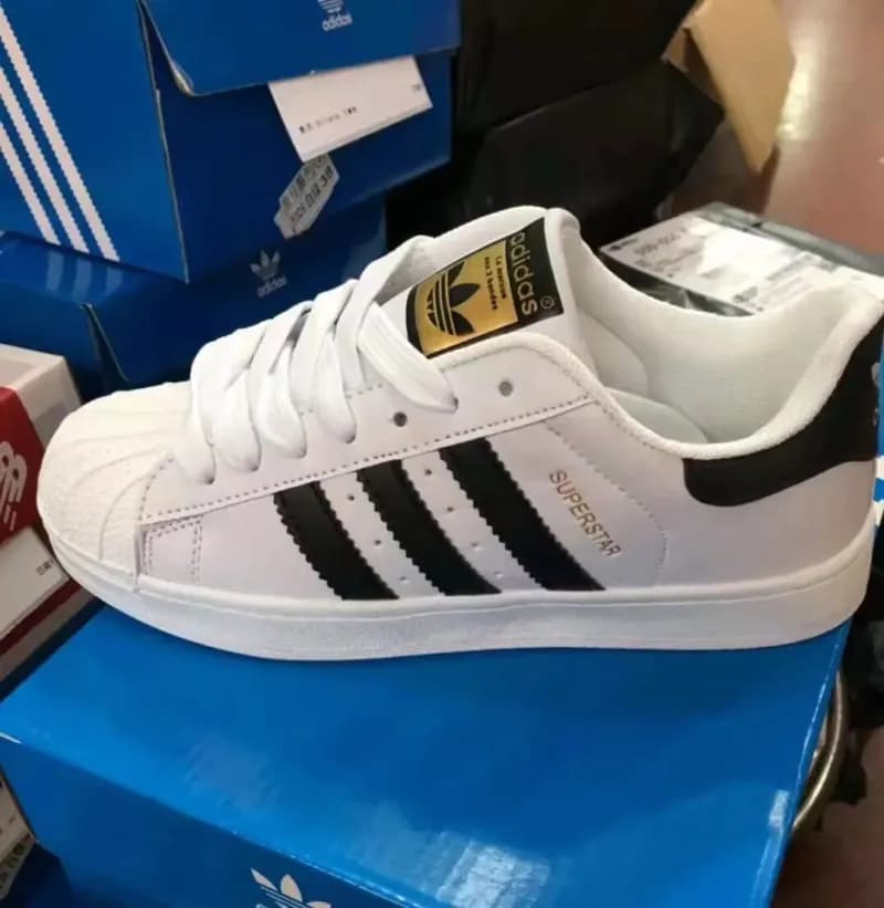 Adidas × Saint Laurent Superstar Hello Kitty — 白金标
