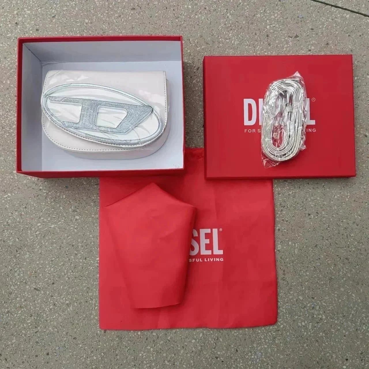 Diesel Belt Bag D Logo — 米白色
