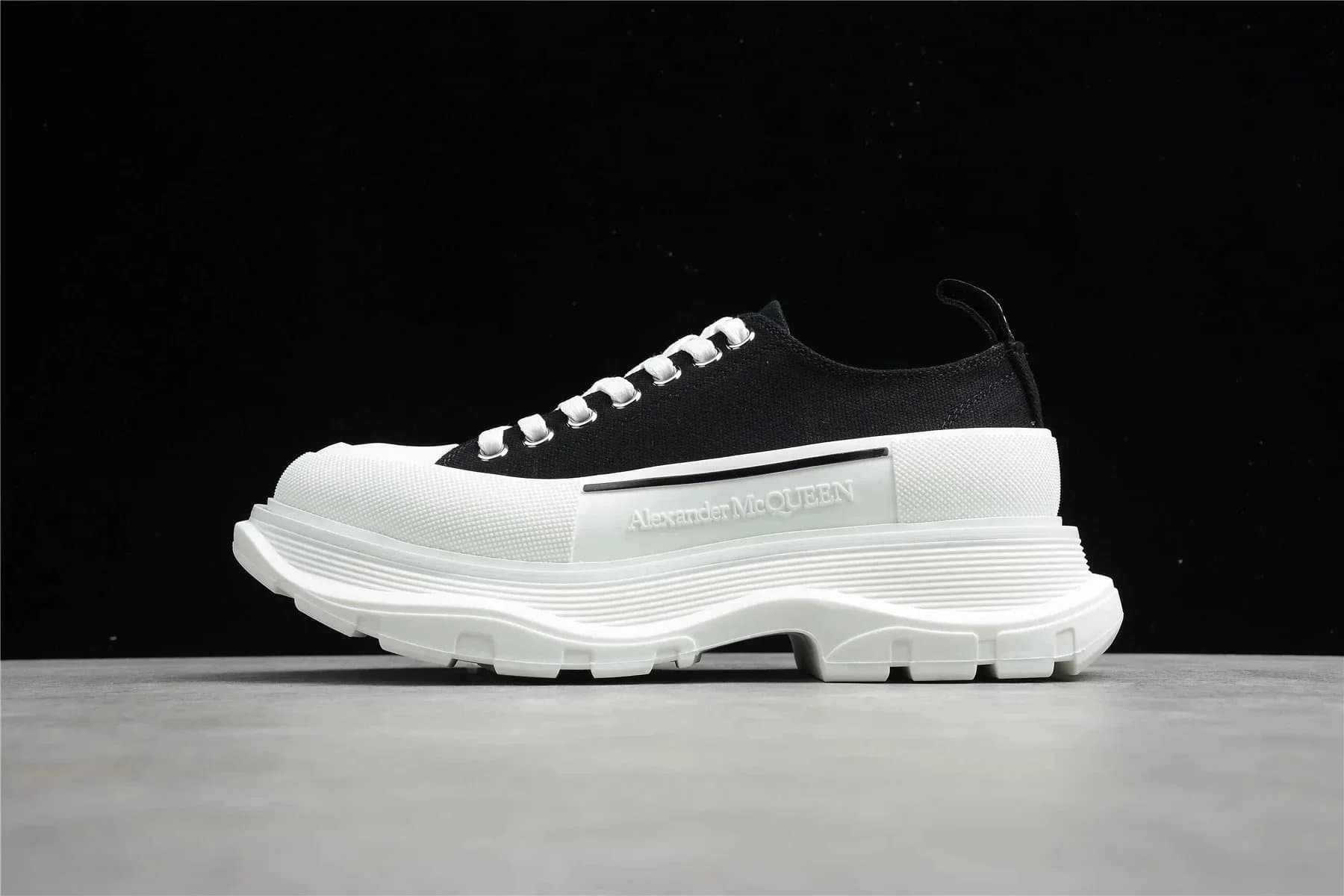 Alexander McQueen Sneaker Scrawl Logo — 19
