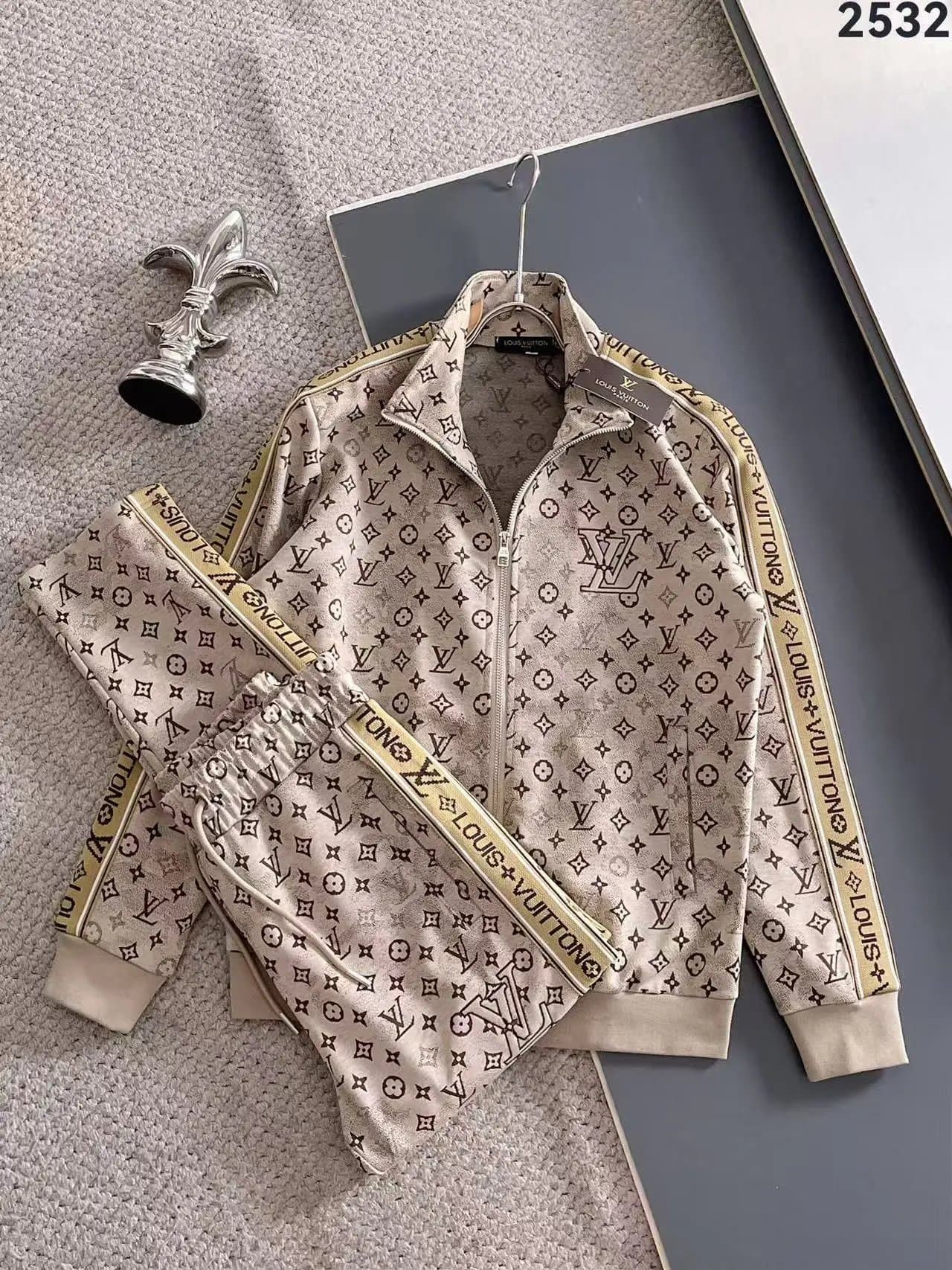 Louis Vuitton Track Suit Monogram Logo — 2532卡其色
